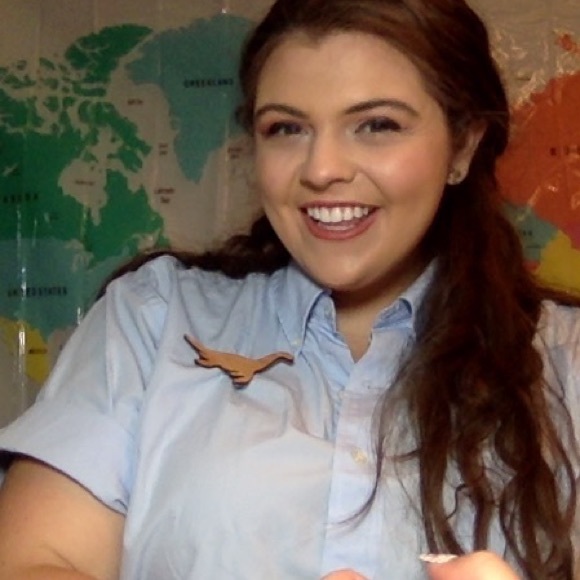 MEET YOUR POSHER - Picture 5 of 5